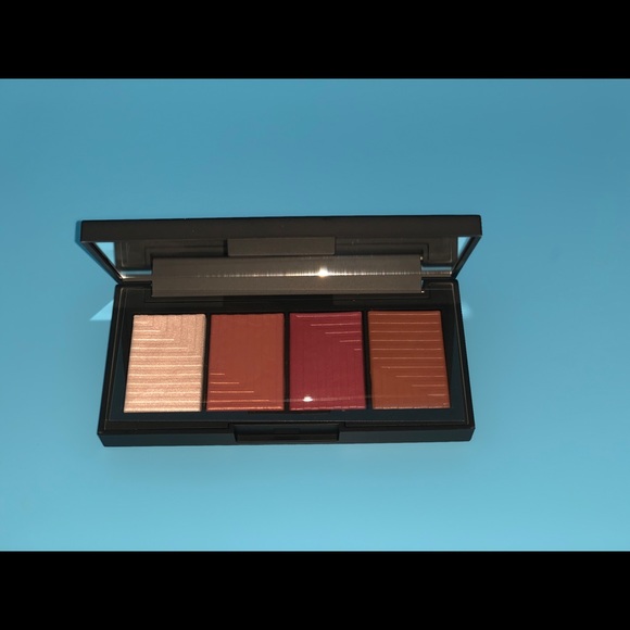 NARS Dual Intensity Cheek Palette - Picture 3 of 5